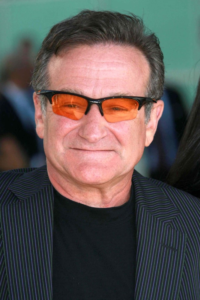 photo of Robin Williams at the Los Angeles premiere of "License To Wed". 