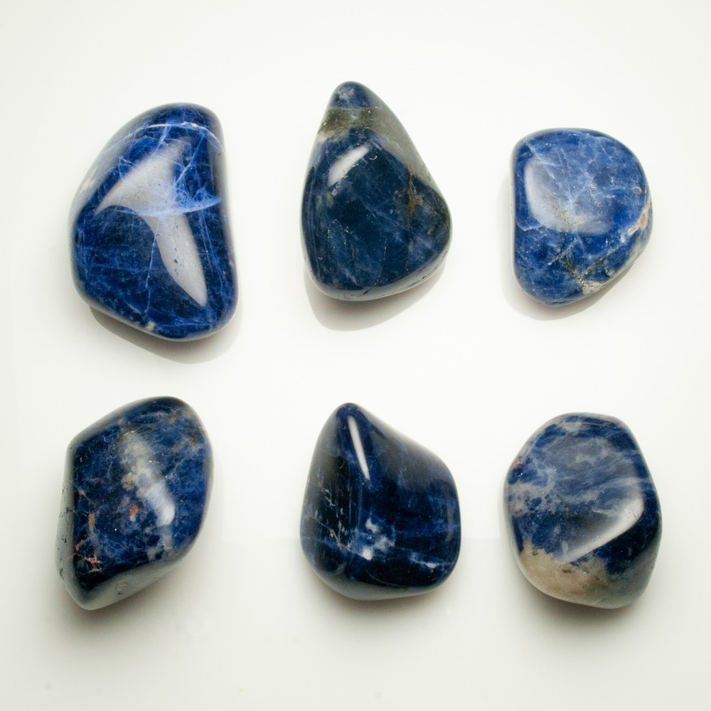 6 pieces of polished sodalite