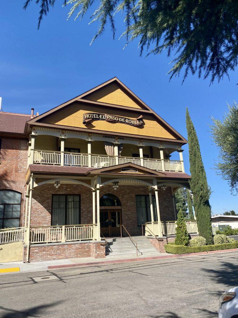 The front of the meeting hall at the Paso Robles Inn